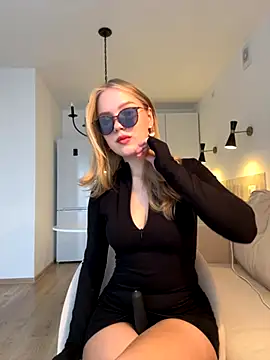 Snapshot of Little_Forest_ELF chatting on 1, 10, 2025 Little Forest ELF online show from 1, 10, 2025