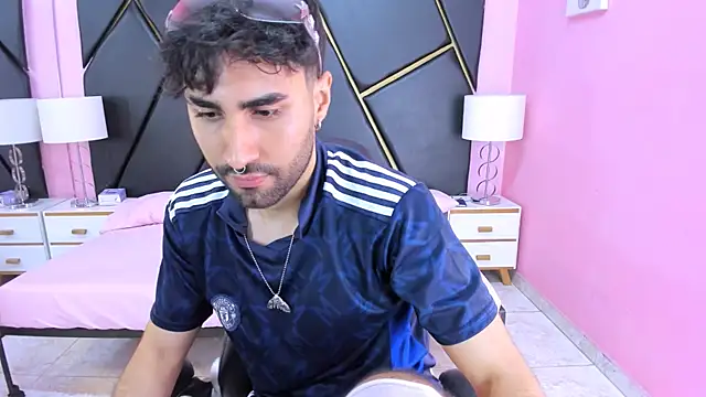 MilanZaire online show from 11, 11, 2025