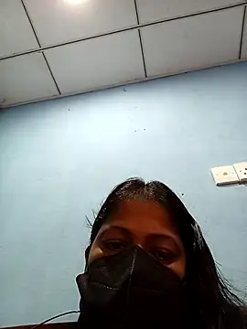 Snapshot of DISNI1997 chatting on 5, 8, 2026 DISNI1997 online show from 5, 8, 2026
