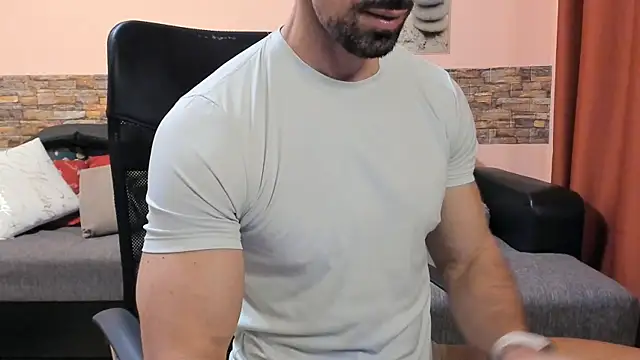 HotHunkTrainer online show from 28, 5, 2026
