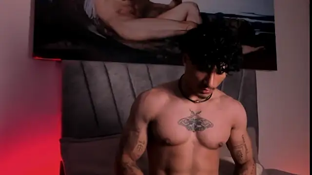 Snapshot of Thomas_Fit1 chatting on 16, 1, 2026 Thomas Fit1 online show from 16, 1, 2026