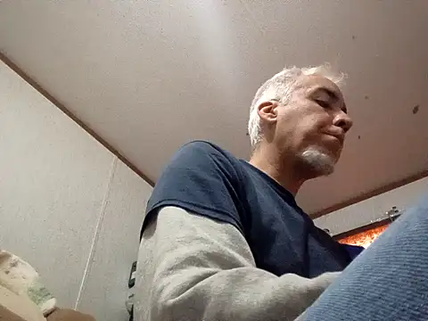 Snapshot of Xoc8_ chatting on 2, 11, 2025 Xoc8 online show from 2, 11, 2025