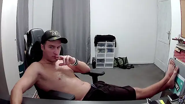 Snapshot of PKrisztian chatting on 17, 9, 2025 PKrisztian online show from 17, 9, 2025