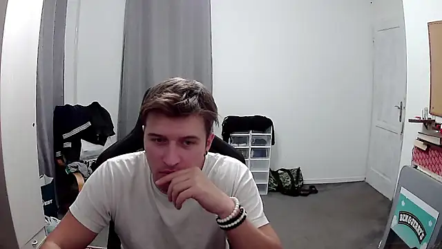 Snapshot of PKrisztian chatting on 18, 9, 2025 PKrisztian online show from 18, 9, 2025