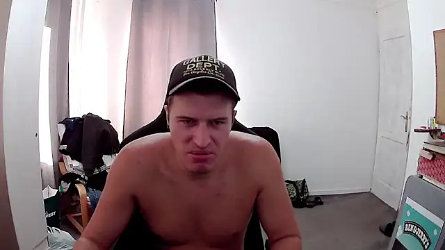 Snapshot of PKrisztian chatting on 22, 9, 2025 PKrisztian online show from 22, 9, 2025