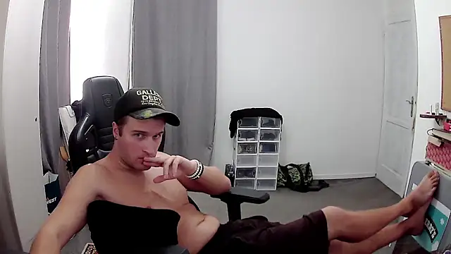 Snapshot of PKrisztian chatting on 29, 9, 2025 PKrisztian online show from 29, 9, 2025