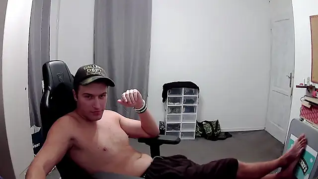 Snapshot of PKrisztian chatting on 1, 10, 2025 PKrisztian online show from 1, 10, 2025