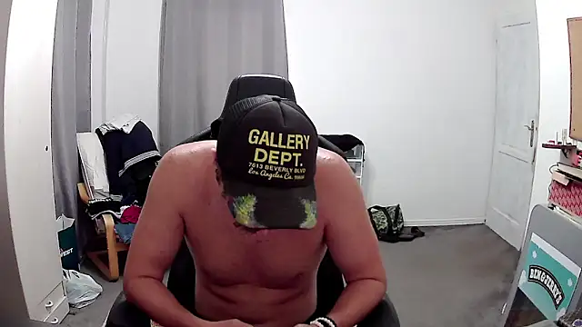 Snapshot of PKrisztian chatting on 3, 10, 2025 PKrisztian online show from 3, 10, 2025