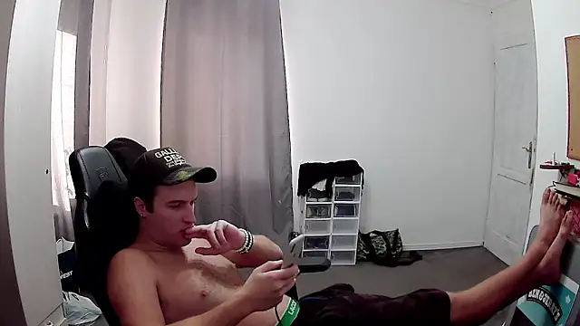 Snapshot of PKrisztian chatting on 13, 10, 2025 PKrisztian online show from 13, 10, 2025