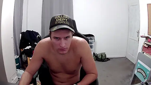 Snapshot of PKrisztian chatting on 19, 10, 2025 PKrisztian online show from 19, 10, 2025