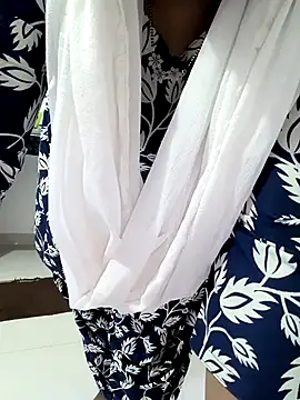 Snapshot of Selina_6 chatting on 23, 12, 2024 Selina 6 online show from 23, 12, 2024