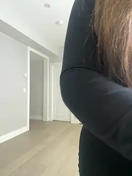 jAsMinE678 online show from 28, 10, 2025