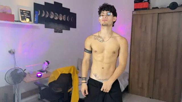 Kisan Smith online show from 4, 11, 2025