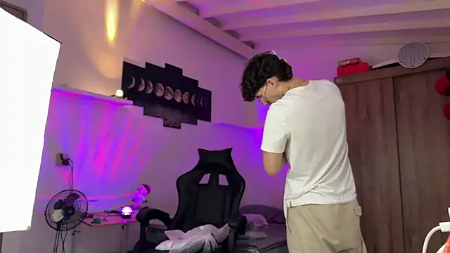 Kisan Smith online show from 14, 3, 2026