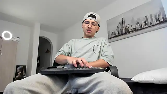 a lejandro 0 8 online show from 10, 3, 2025