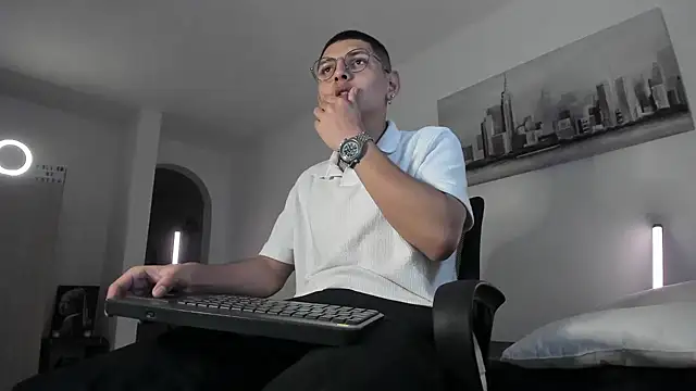 a lejandro 0 8 online show from 16, 3, 2025