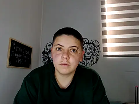 Snapshot of aron_lettone01 chatting on 23, 10, 2025 aron lettone01 online show from 23, 10, 2025