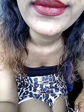 Snapshot of Leeeezzzz_roy chatting on 4, 10, 2025 Leeeezzzz roy online show from 4, 10, 2025