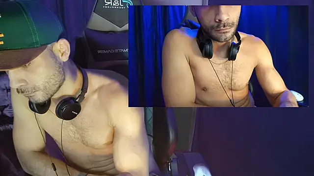 sexyboycolombi4 online show from 13, 2, 2025