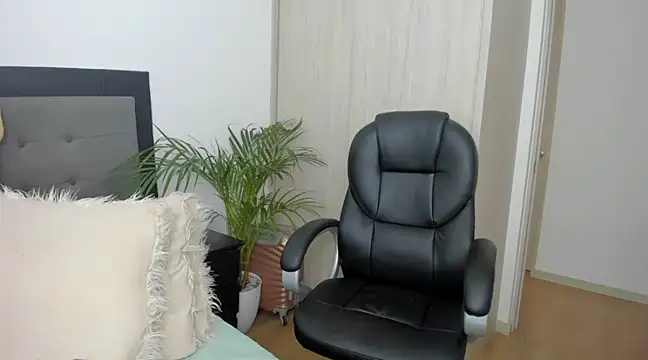 Snapshot of charlotte_tiller chatting on 11, 12, 2024 charlotte tiller online show from 11, 12, 2024