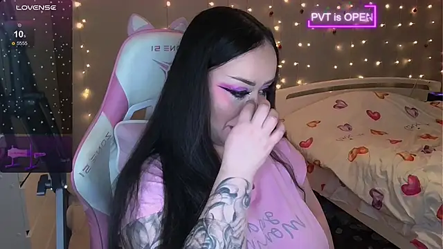 Snapshot of og_maddison chatting on 15, 12, 2024 og maddison online show from 15, 12, 2024