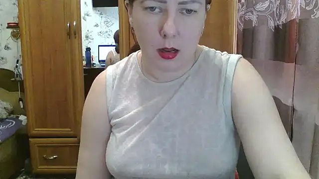 SophieNightAh online show from 2, 2, 2025