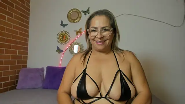 Snapshot of maja_hills chatting on 11, 1, 2025 maja hills online show from 11, 1, 2025