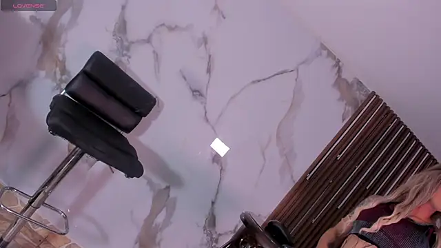 Snapshot of MissIvanna chatting on 28, 12, 2024 MissIvanna online show from 28, 12, 2024