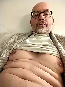 Snapshot of MadProfessor chatting on 12, 12, 2024 MadProfessor online show from 12, 12, 2024