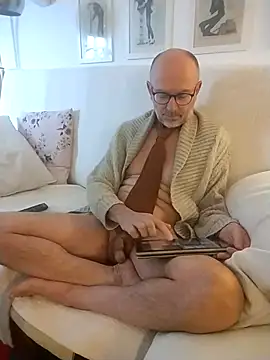 Snapshot of MadProfessor chatting on 11, 3, 2025 MadProfessor online show from 11, 3, 2025