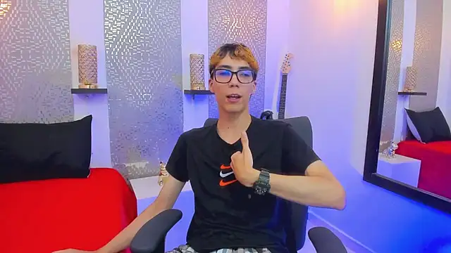 Snapshot of Nikolay_Gregori chatting on 16, 12, 2024 Nikolay Gregori online show from 16, 12, 2024