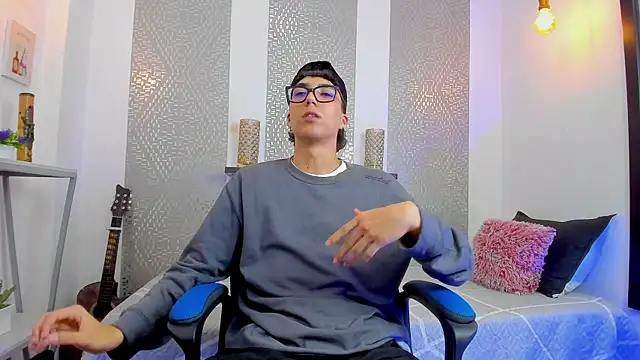 Snapshot of Nikolay_Gregori chatting on 4, 2, 2025 Nikolay Gregori online show from 4, 2, 2025