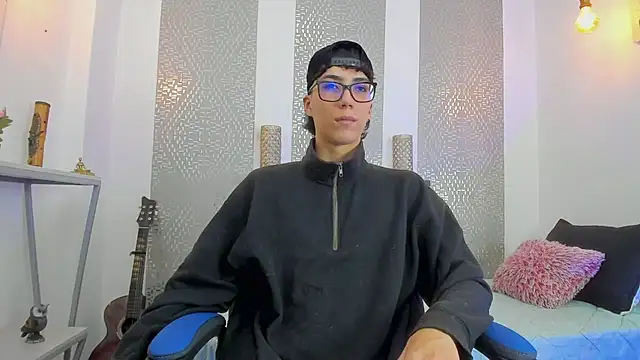 Snapshot of Nikolay_Gregori chatting on 18, 3, 2025 Nikolay Gregori online show from 18, 3, 2025