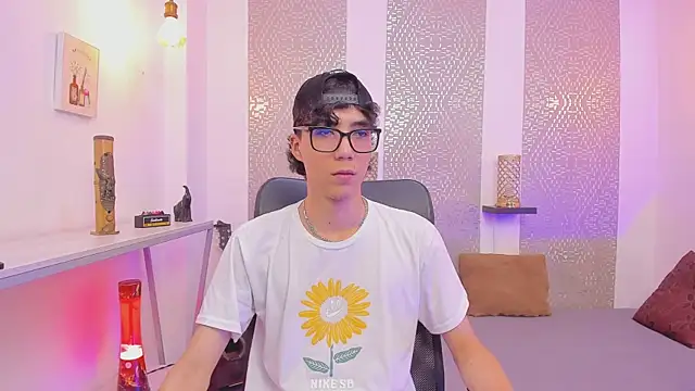 Snapshot of Nikolay_Gregori chatting on 16, 10, 2025 Nikolay Gregori online show from 16, 10, 2025