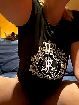 Snapshot of ToAnWTW chatting on 2, 12, 2025 ToAnWTW online show from 2, 12, 2025