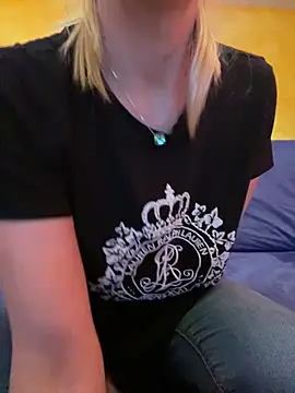 Snapshot of ToAnWTW chatting on 17, 12, 2025 ToAnWTW online show from 17, 12, 2025