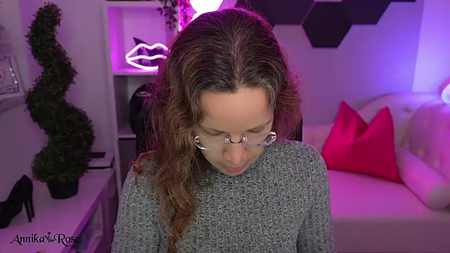 AnnikaRose online show from 5, 2, 2026