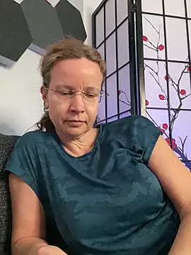 AnnikaRose online show from 8, 4, 2026