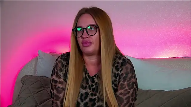 MariaNeumann online show from 19, 3, 2025