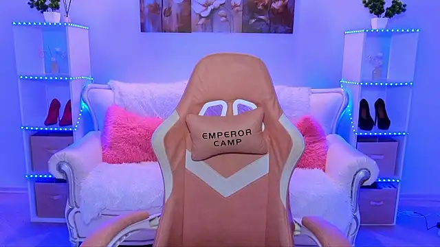 Snapshot of EmmyMills chatting on 13, 1, 2026 EmmyMills online show from 13, 1, 2026