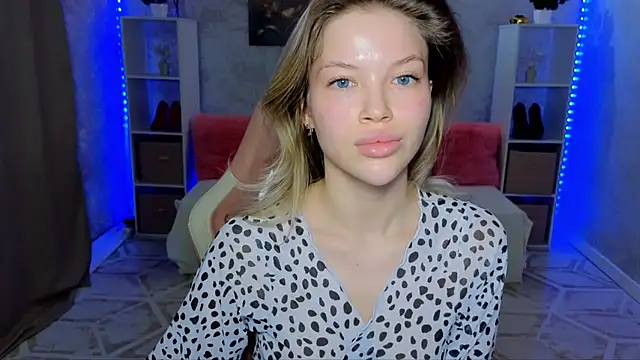 EmmyMills online show from 5, 4, 2026