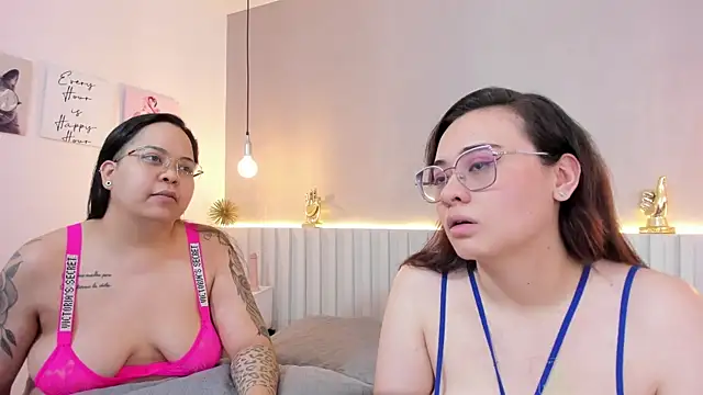 Snapshot of naughtylesbians__ chatting on 3, 3, 2025 naughtylesbians online show from 3, 3, 2025