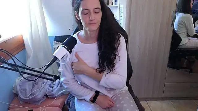 MemiKouki online show from 25, 9, 2025