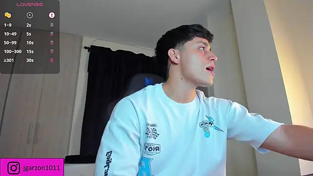 Snapshot of _joansoto chatting on 4, 3, 2025  joansoto online show from 4, 3, 2025