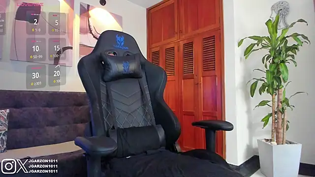 Snapshot of _joansoto chatting on 9, 9, 2025  joansoto online show from 9, 9, 2025