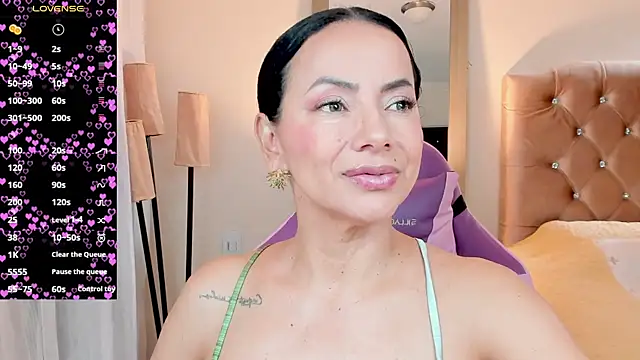 Snapshot of veronika_naughty chatting on 14, 11, 2025 veronika naughty online show from 14, 11, 2025