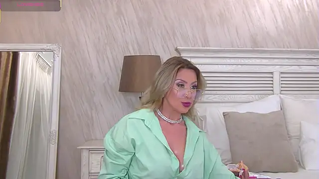 Snapshot of JuliaEyrie chatting on 22, 7, 2026 JuliaEyrie online show from 22, 7, 2026
