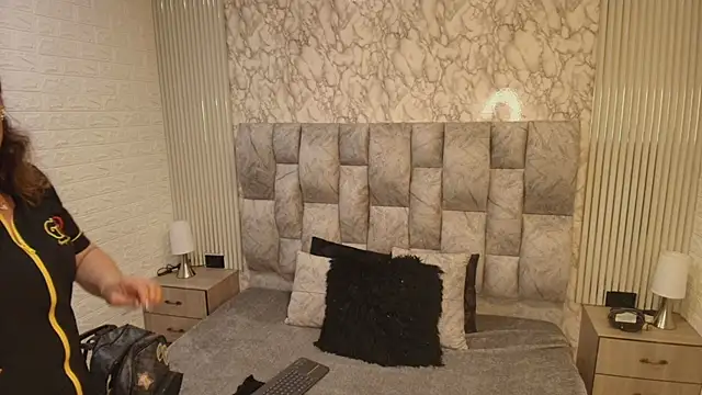 charlotte  G online show from 11, 9, 2025