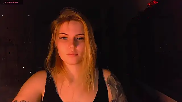 VoluptuousDreams online show from 1, 2, 2025