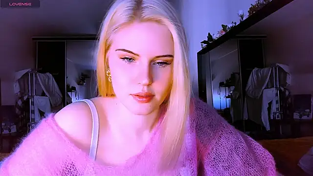 VoluptuousDreams online show from 22, 3, 2025